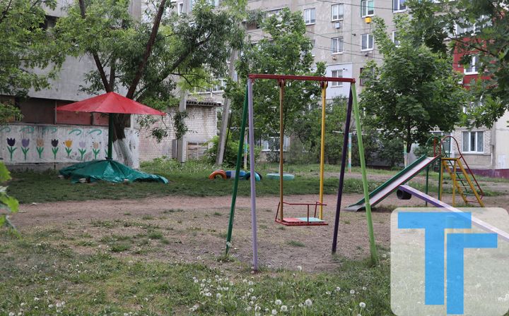 Всё лучшее – детям? О плачевном состоянии детских площадок в Свердловске