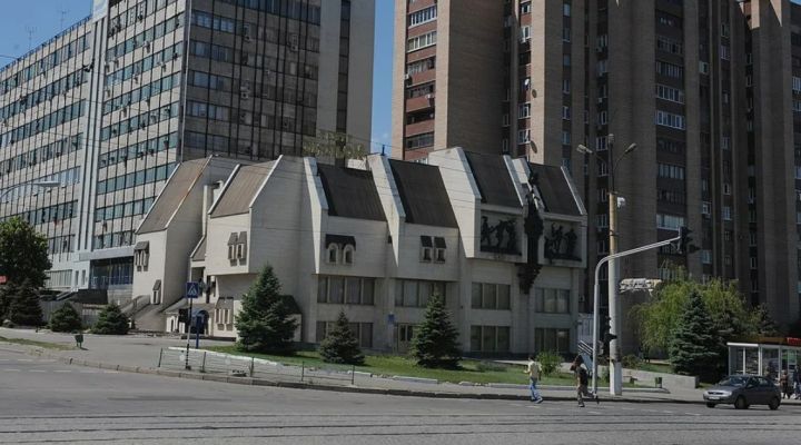 В Луганске на сутки перекроют один из центральных перекрёстков: как будут ходить автобусы?