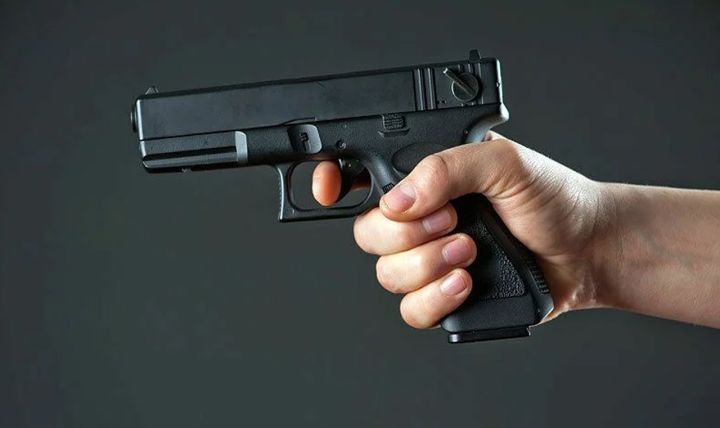 В Кемерово восемь мужчин устроили перестрелку во дворе многоэтажного дома