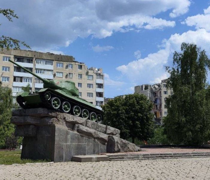 В результате обстрела жилых кварталов в ЛНР есть погибший и пострадавшие