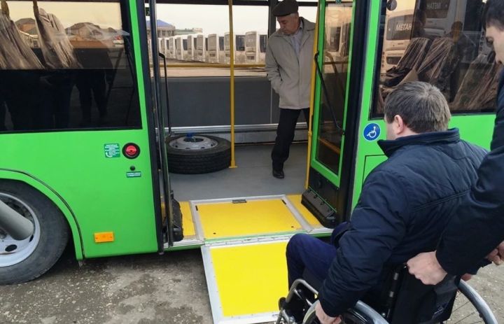 В России за высадку инвалидов из автобусов будут штрафовать водителей