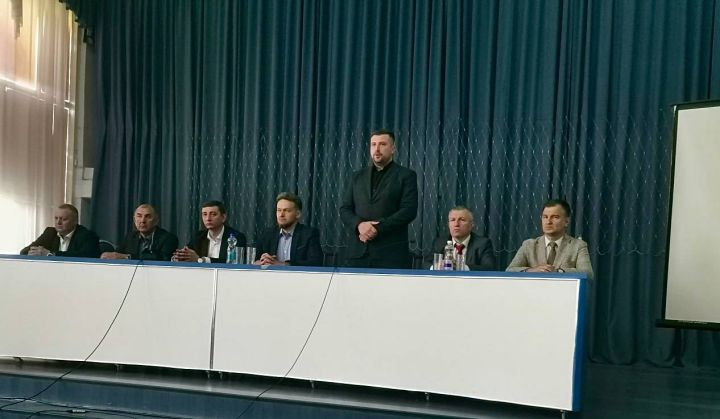 Министр топлива побеседовал с работниками одной из шахт ЛНР: обсуждались вопросы перехода к инвестору, долг по зарплате и будущее горняков