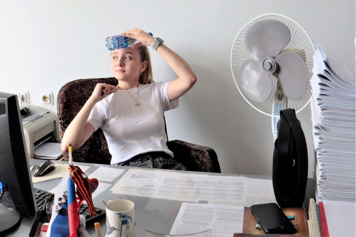 В Роспотребнадзоре рассказали, при какой температуре в помещении нужно сокращать рабочий день