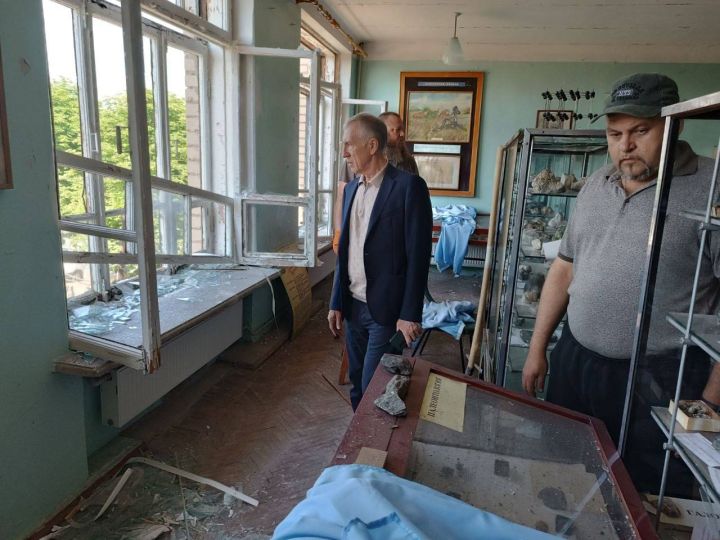 Последствия удара ВСУ по территории ЛНР: под обстрел попал институт, перебиты газопровод и ЛЭП