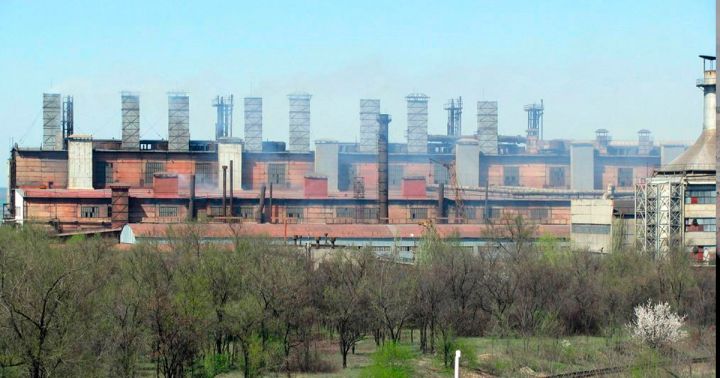 ВСУ открыли огонь из арторудий по территории ЛНР: повреждены дома и Стахановский завод