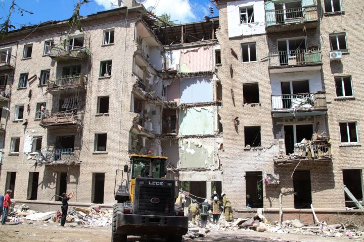 Как владельцам повреждённого обстрелом жилья в Луганске получить компенсацию?