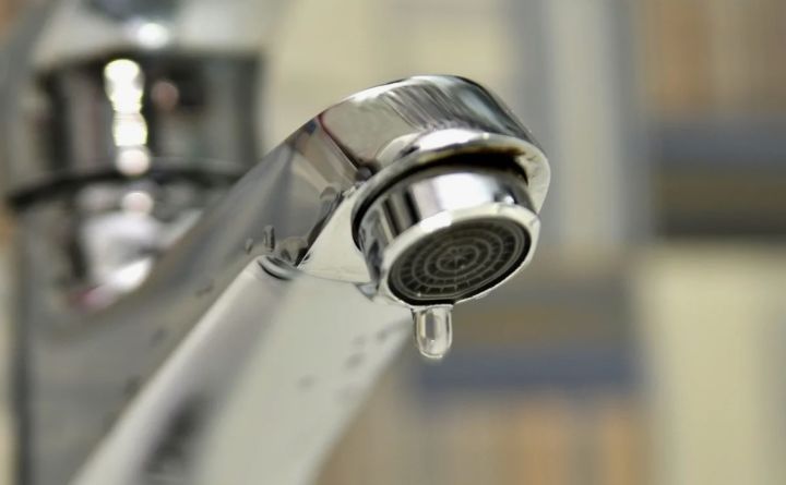 Три аварии, семь порывов, люди без воды: «Лугансквода» сообщила, когда Свердловск и другие населённые пункты получат воду