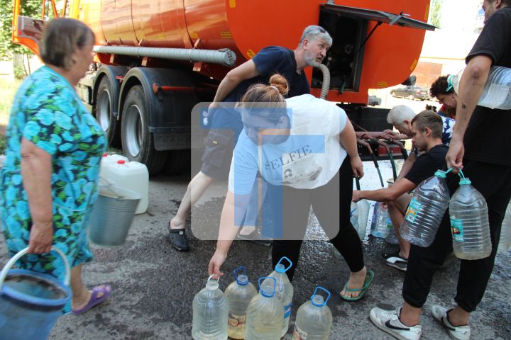 Был ли подвоз? А как частный сектор? Что говорят свердловчане о ситуации с водой в городе