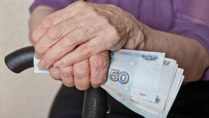 В 2025 году работающим пенсионерам повысят пенсии, но есть нюанс