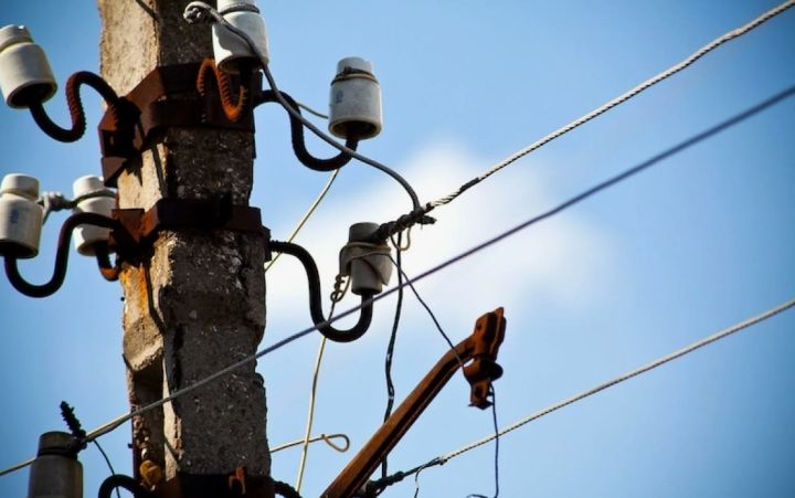 В соседнем с ЛНР регионе участились случаи отключения света абонентам в 40-градусную жару: с чем это связано?