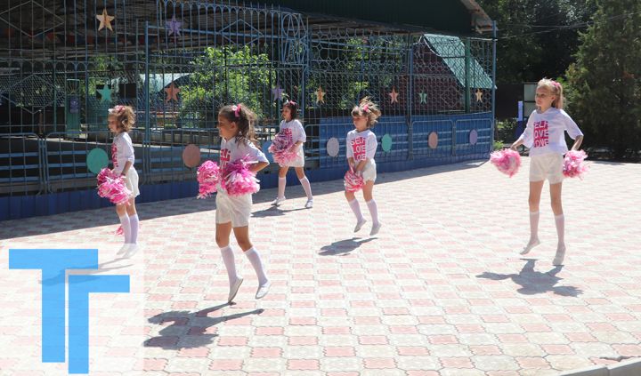 День семьи, любви и верности в Свердловске прошел весело и ярко