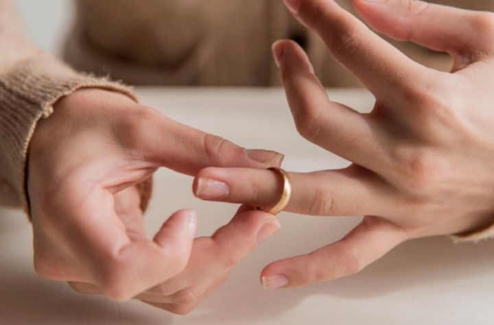 В ЛНР с 2025 года могут повысить размер некоторых госпошлин: будем платить больше за развод,  справки с ЗАГСа и регистрацию недвижимости