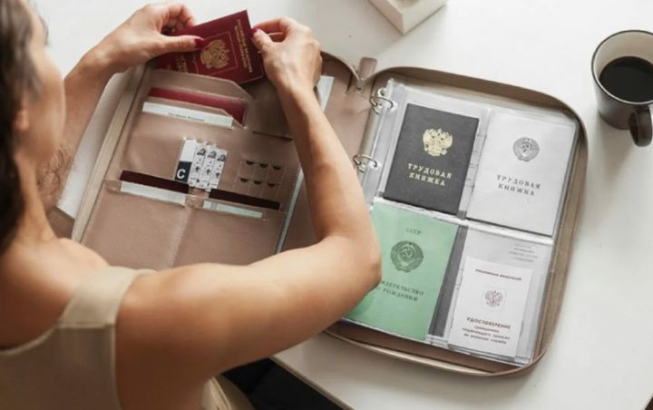 От бесконечности до пары дней: сколько жителям ЛНР нужно хранить какие документы