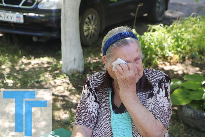 Нет ни света, ни воды: как свердловчанам спастись от зноя?