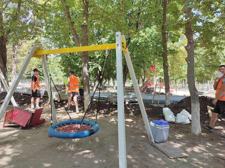 На каком этапе идёт реконструкция парка Молодой гвардии в Краснодоне?