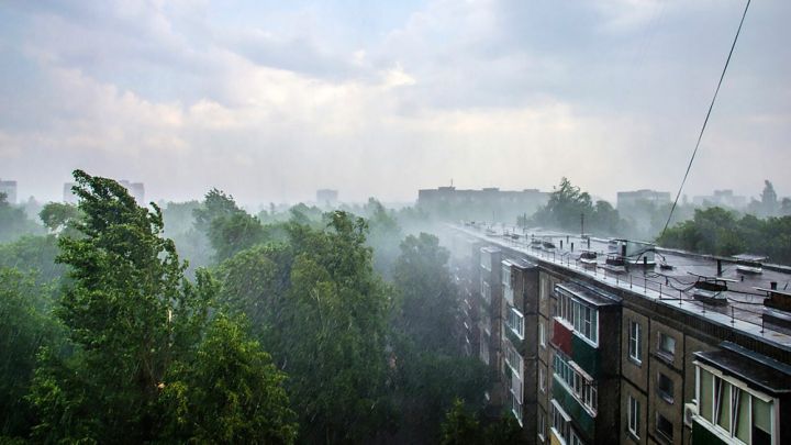 Штормовое предупреждение объявили в ЛНР 23 июля