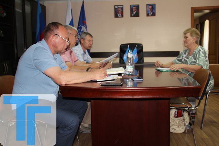 Замминистра здравоохранения ЛНР ответил на вопросы об установке КТ в Свердловске, диагностике и молодых специалистах