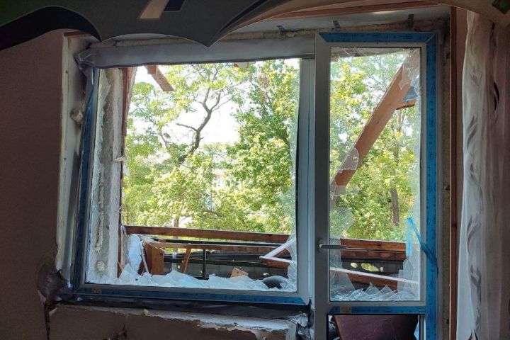 ВСУ атаковали квартиру пенсионерки в ЛНР: женщина ранена