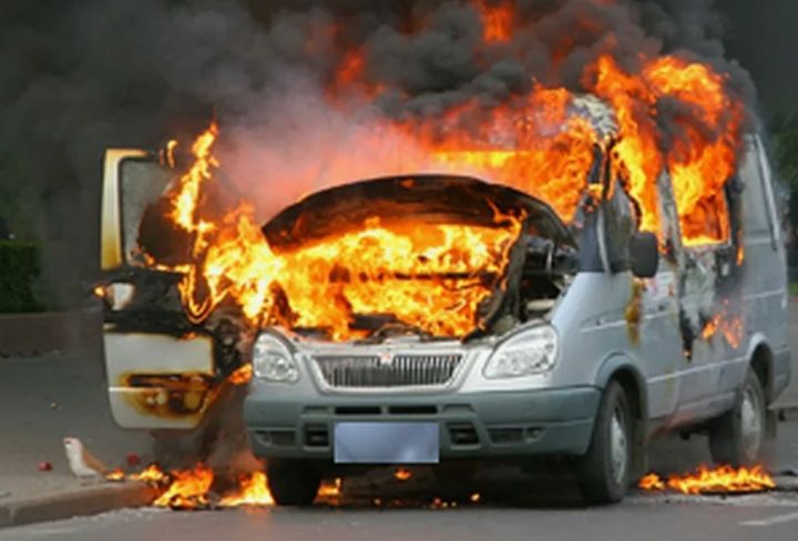 В ЛНР вражеский дрон ударил по маршрутке, в которой находились гражданские