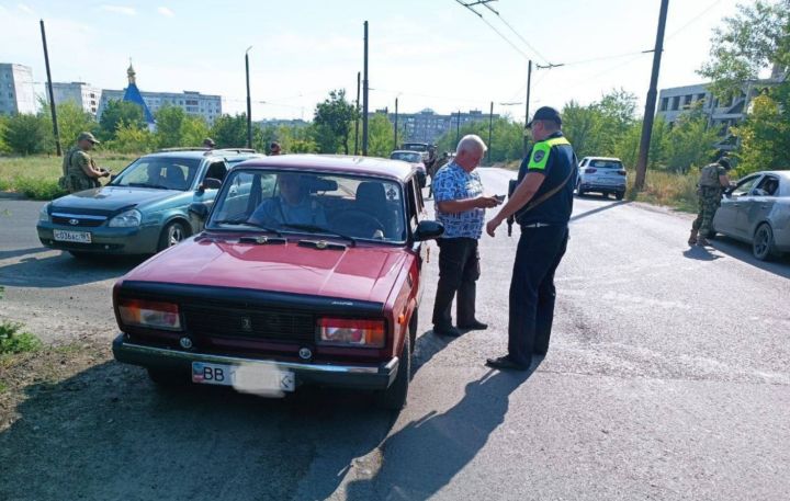 ГАИ напоминает: водителям в кратчайшие сроки нужно заменить номера, выданные в ЛНР и Украине