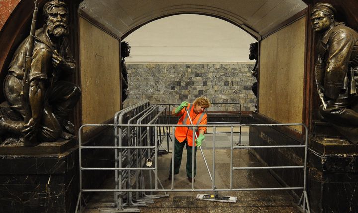 Стали известны профессии с самыми низкими зарплатами в России: неожиданная статистика