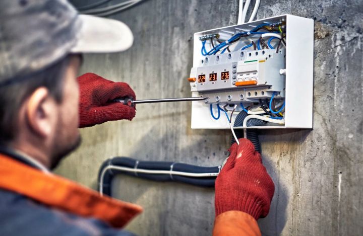 Правительство РФ разрешило подавать заявление на подключение к электросетям через «Госуслуги»