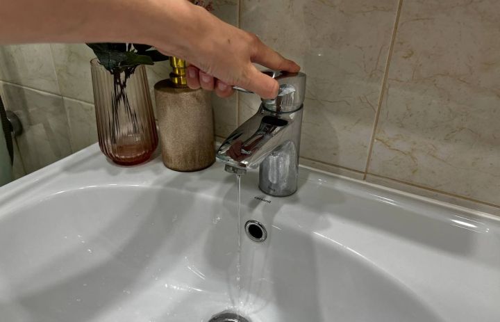 Без воды третьи сутки, и это ещё не конец: около 10 тыс. жителей ЛНР лишились водоснабжения из-за аварии