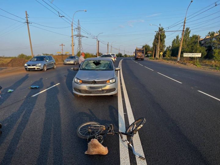 На трассе в ЛНР автомобилист сбил насмерть 83-летнего велосипедиста: он двигался посередине дороги