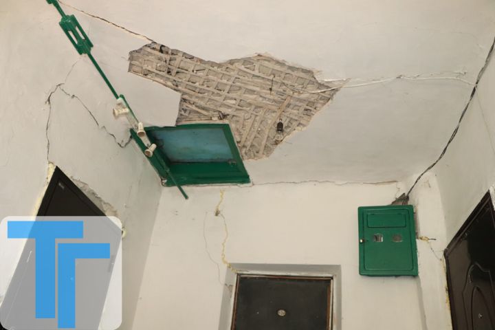 Дом №100 в Свердловске по улице Гагарина в прямом смысле трещит по швам. Кто поможет жильцам?