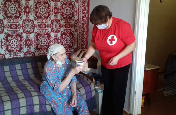 Красный Крест оказывает помощь жителям Краснодона