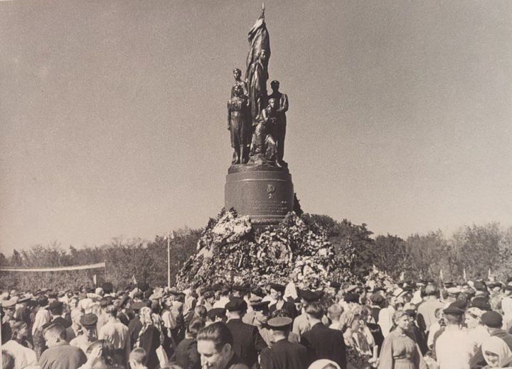 Символу Краснодона – 70 лет!