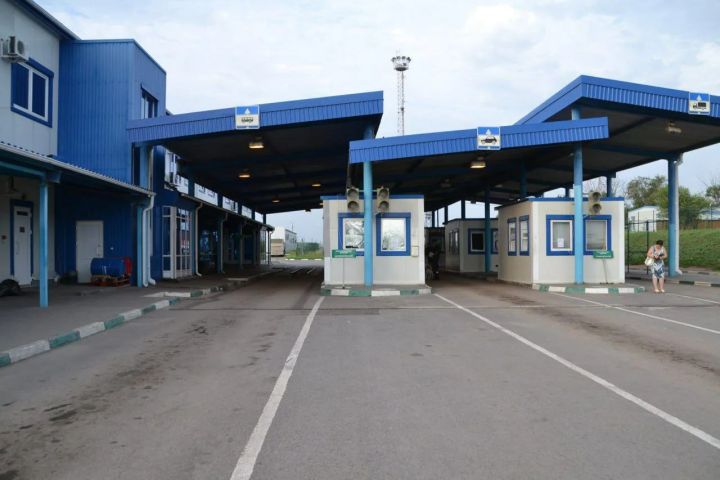 Стало известно, когда закончатся ремонты на всех КПП в ЛНР и километровые очереди