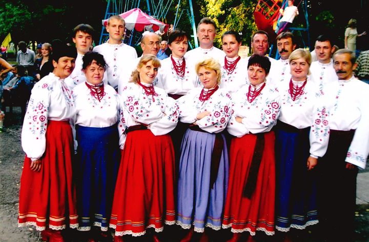 Поют сердцем и пляшут от души: Свердловскому «Барвинку» – 50 лет!