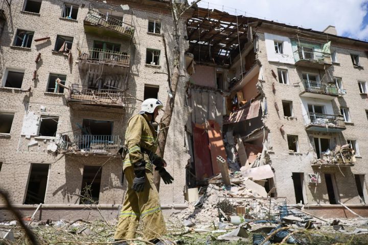 В Луганске вскоре восстановят дом, разрушенный от обстрела ВСУ: там рухнул целый подъезд