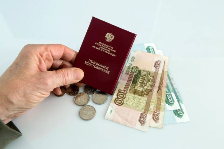 Некоторым жителям ЛНР 20 сентября досрочно перечислят пенсию