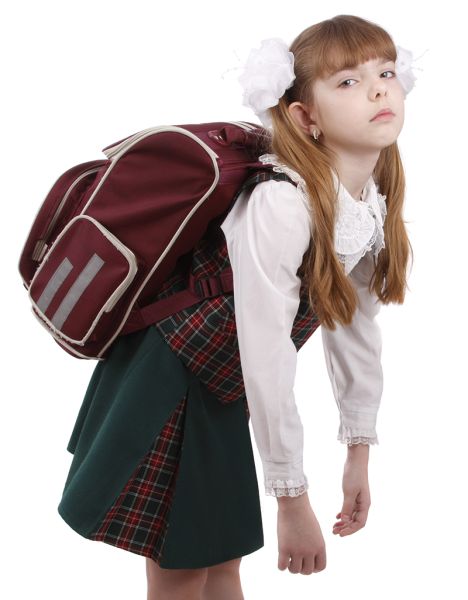 Груз знаний,портящий здоровье. Как правильно выбрать рюкзак школьнику в ЛНР и сколько в него можно 