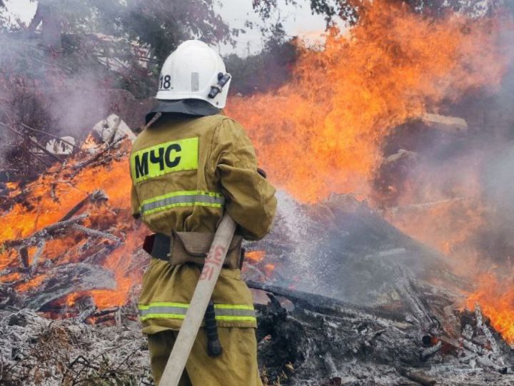 Короткое замыкание быттехники привело к пожару в одном из городов ЛНР