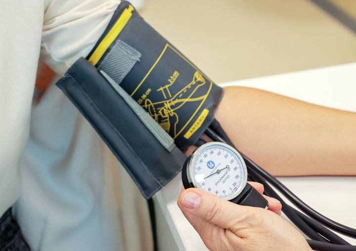 Врач-кардиолог перечислил жителям ЛНР основные правила заботы о сердце осенью