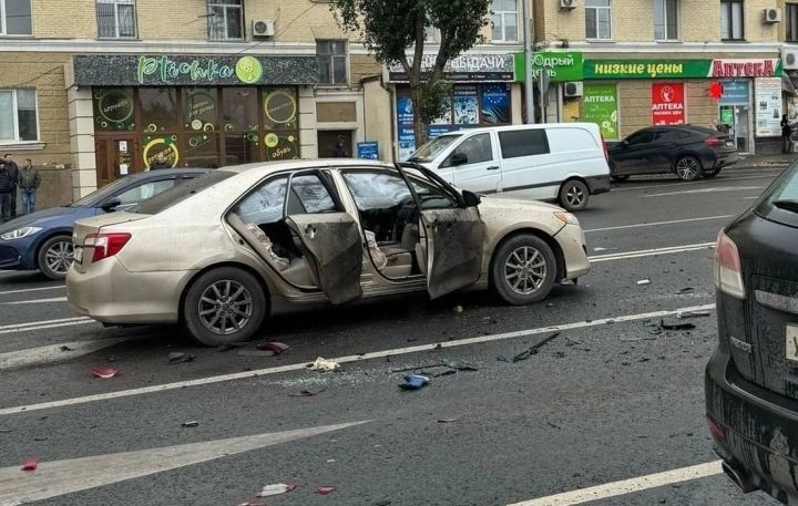 Есть погибшие и пострадавшие: стали известны подробности инцидента со взрывом авто в Луганске