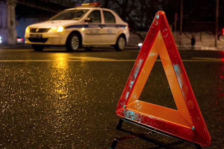 В Свердловске автомобиль насмерть сбил пешехода - соцсети