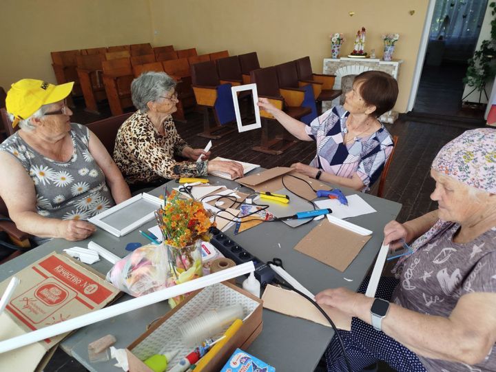 Учиться не поздно в любом возрасте: о работе Университета третьего поколения в Краснодоне