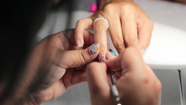 Россиянка заразилась ВИЧ после популярной косметической процедуры и узнала об этом случайно