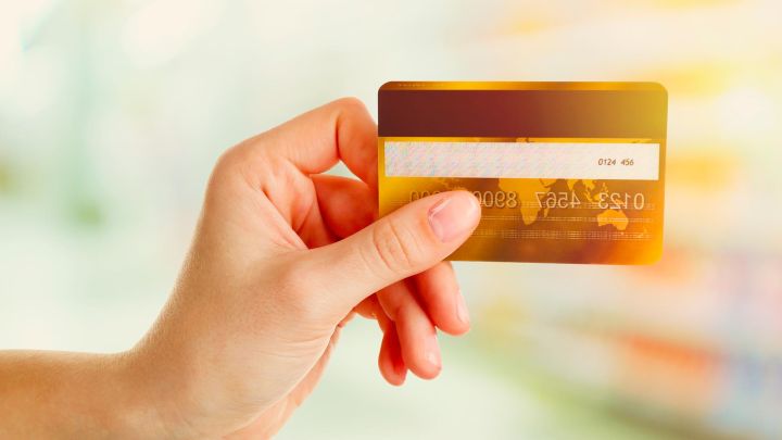 Стало известно, в каких отделениях МФЦ можно оформить карту Т-банка