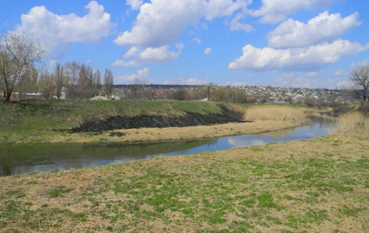 Два рыбака подорвались на берегу реки Лугань