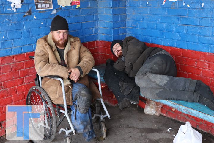 Остановка в Свердловске – дом для бездомных, или история о том, как алкоголь забирает у человека всё