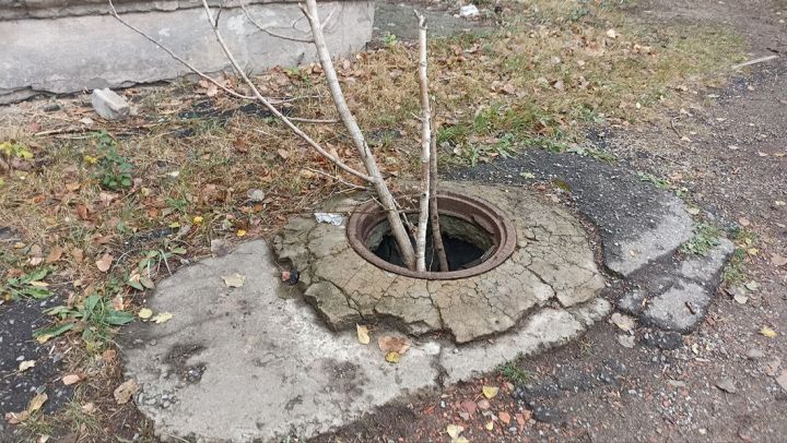 «Люки-сюрпризы» под ногами у жителей Краснодона: где таится опасность?