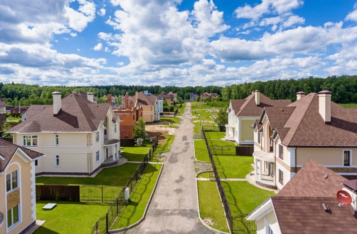 В какую цену обойдётся покупка жилья в коттеджных посёлках: разъясняет застройщик