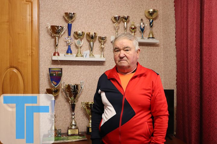 Хорошая физформа – это заслуга детей: о работе футбольного тренера Владимира Ефанова из Свердловска