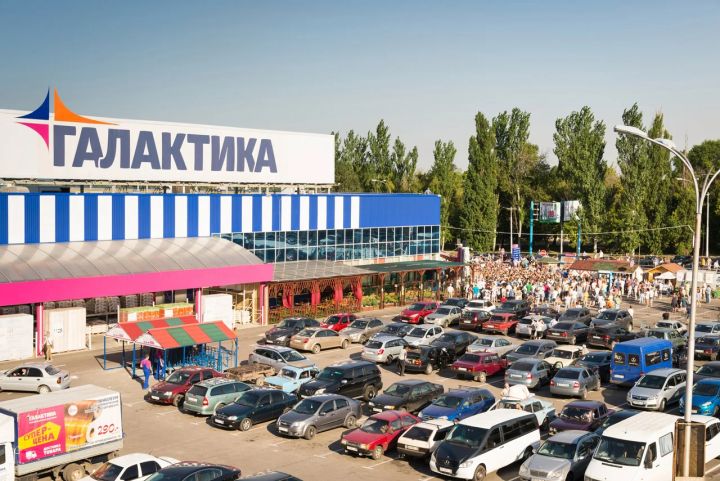 В Макеевке работника крупного ТЦ убил упавший паллет с дверьми: руководство пытается избежать наказания