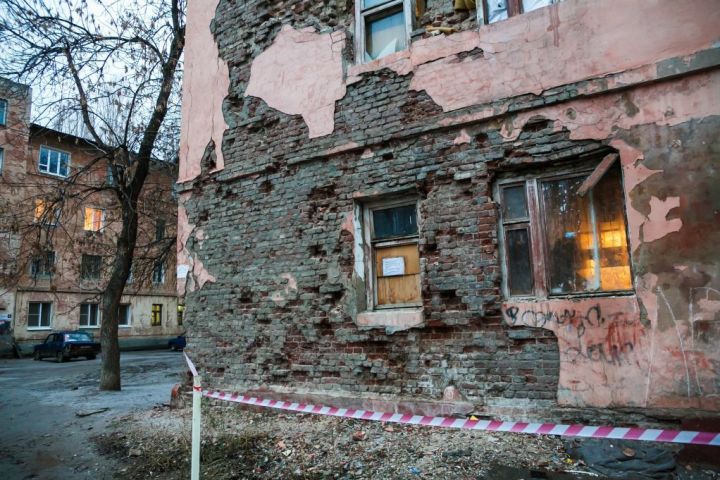 Жители ЛНР смогут получить компенсацию при расселении из аварийных домов